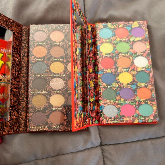 Fruity pebbles and cocoa pebbles eyeshadow palettes - Picture 14 of 14